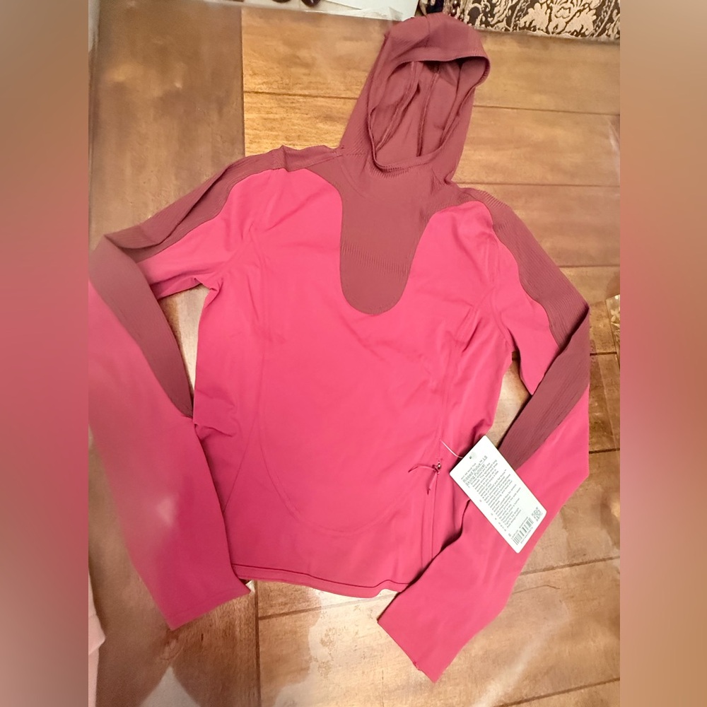 *NWT* lululemon athletica size 6 ribbed nulux skiing pullover